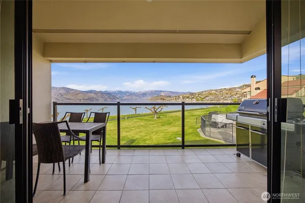 $859,000 | 100 Lake Chelan Shores Drive, Unit 38, Chelan, WA 98816