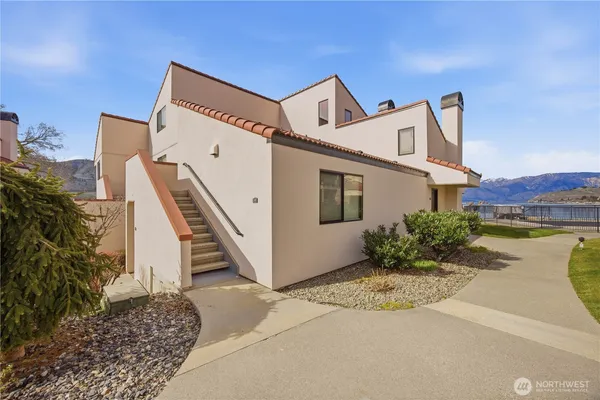 $859,000 | 100 Lake Chelan Shores Drive, Unit 38, Chelan, WA 98816