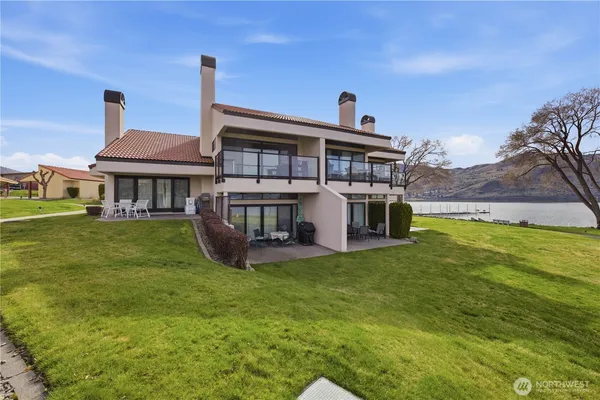 $859,000 | 100 Lake Chelan Shores Drive, Unit 38, Chelan, WA 98816