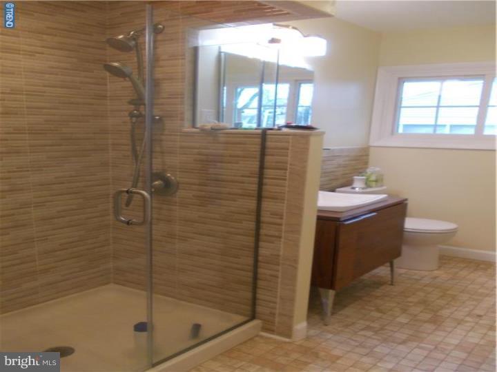 24 Red Berry Road Levittown, PA 19056 - Photo 15 of 22 Master Bathroom