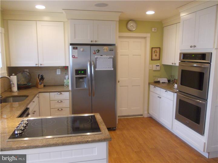 24 Red Berry Road Levittown, PA 19056 - Photo 6 of 22 Kitchen