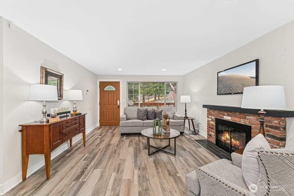 13621 Southeast 173rd Place Renton, WA 98058 - Photo 5 of 26 Gallery Image 5