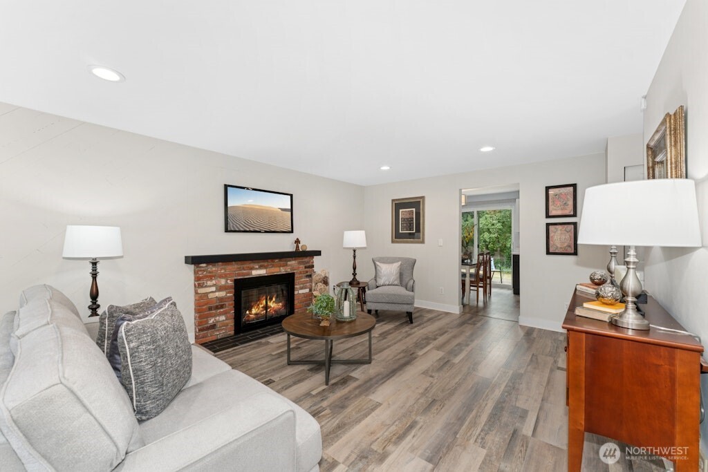 13621 Southeast 173rd Place Renton, WA 98058 - Photo 6 of 26 Gallery Image 6