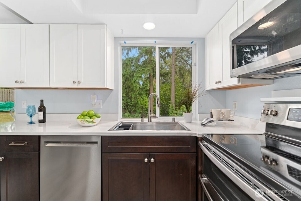 13621 Southeast 173rd Place Renton, WA 98058 - Photo 10 of 26 Gallery Image 10