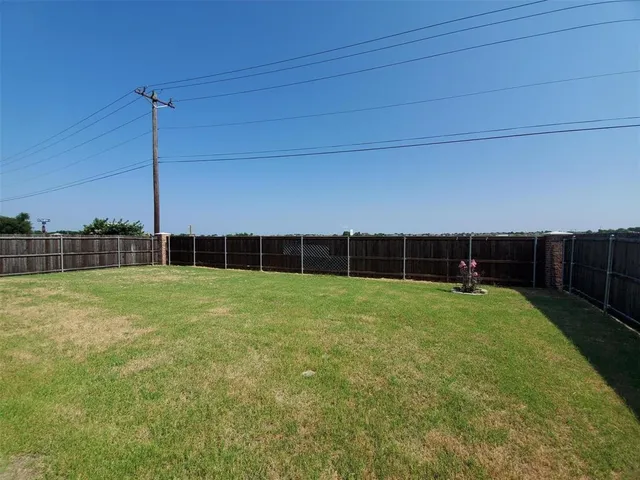 $2,425 | 707 Brookline Drive, Lavon, TX 75166