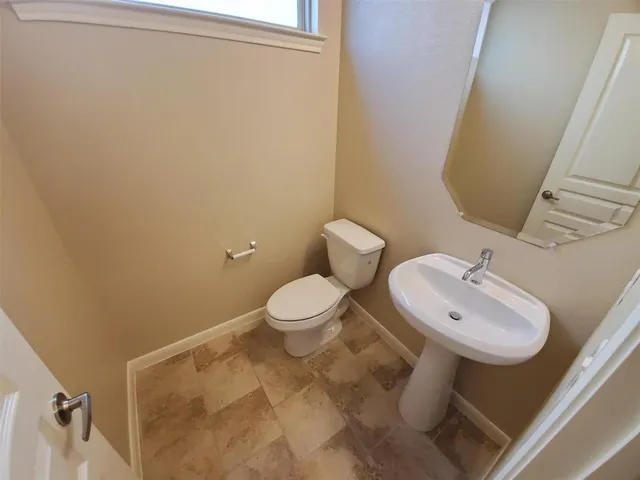 $2,425 | 707 Brookline Drive, Lavon, TX 75166