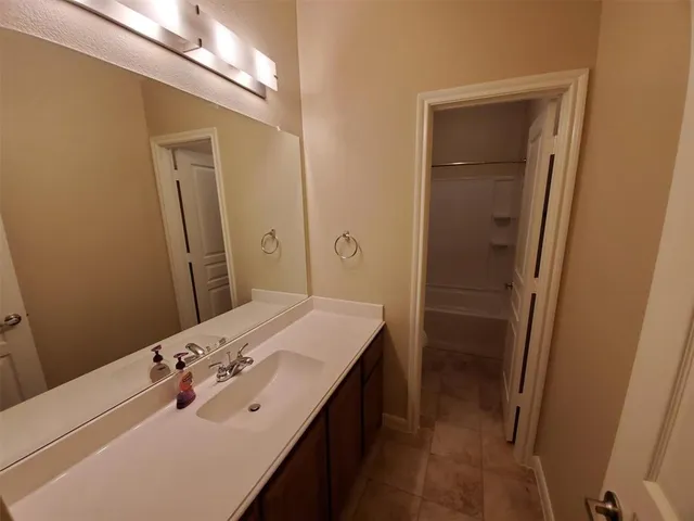 $2,425 | 707 Brookline Drive, Lavon, TX 75166