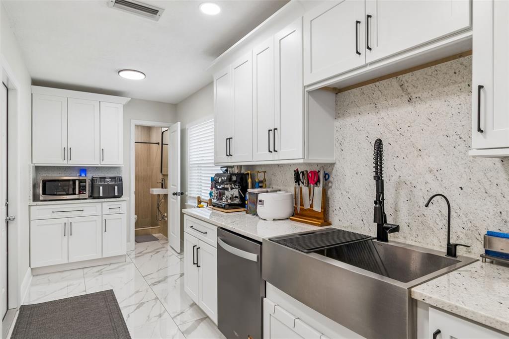 1618 Barry Road Clearwater, FL 33756 - Photo 24 of 71