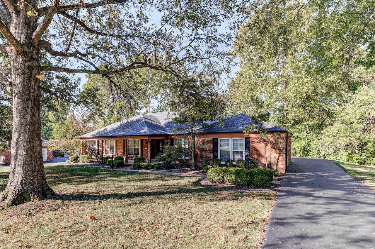 477 Ridgecorde Place St. Louis, MO 63141 - Photo 2 of 23 Gallery Image 2