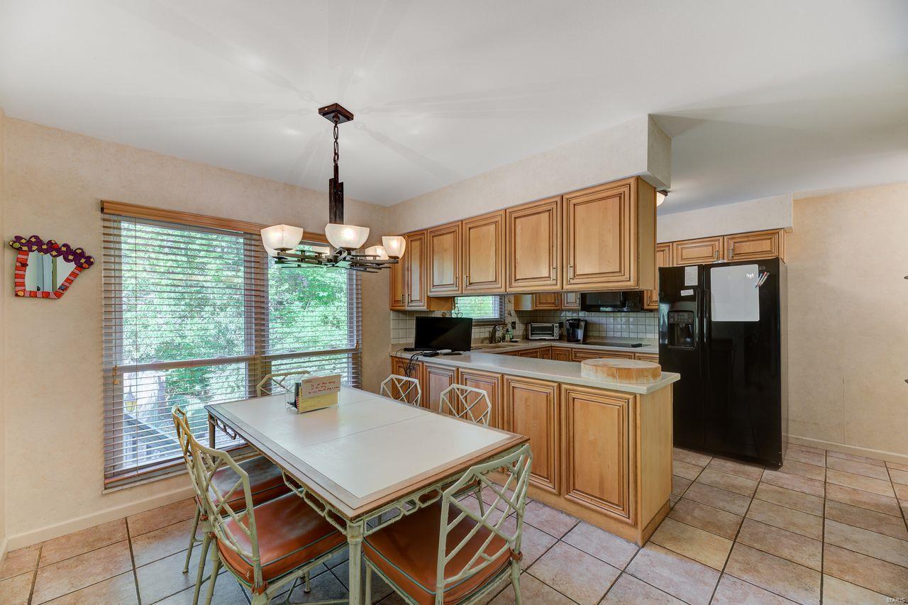 477 Ridgecorde Place St. Louis, MO 63141 - Photo 4 of 23 Gallery Image 4