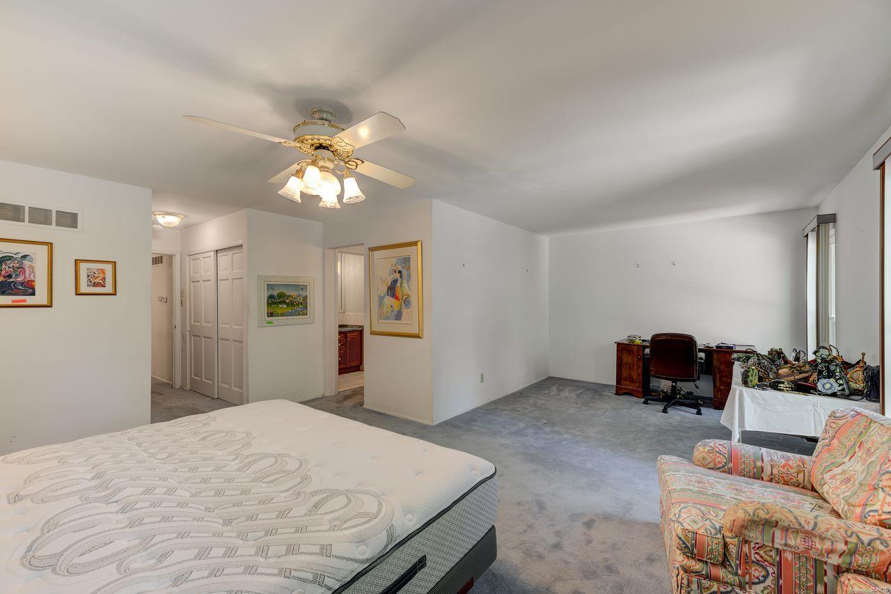 477 Ridgecorde Place St. Louis, MO 63141 - Photo 8 of 23 Gallery Image 8