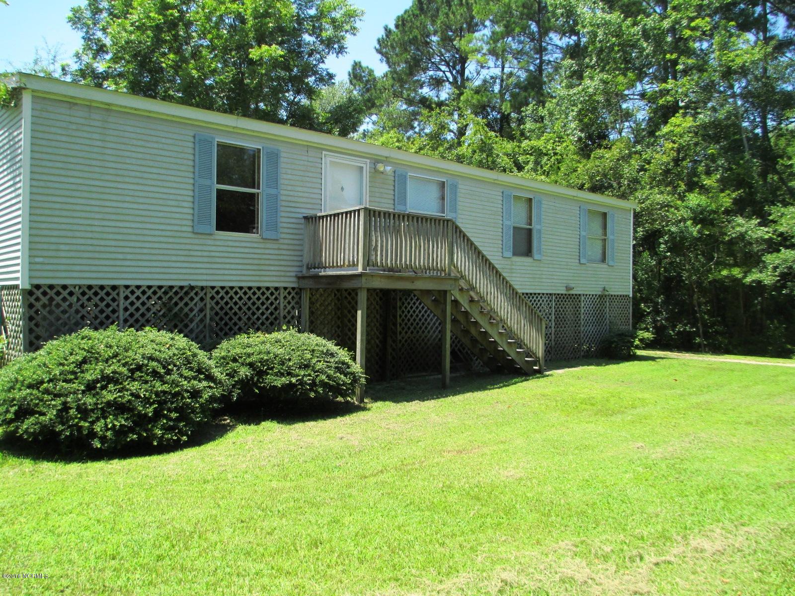 309 Sandy Point Road New Bern, NC 28560 - Photo 1 of 11 Primary