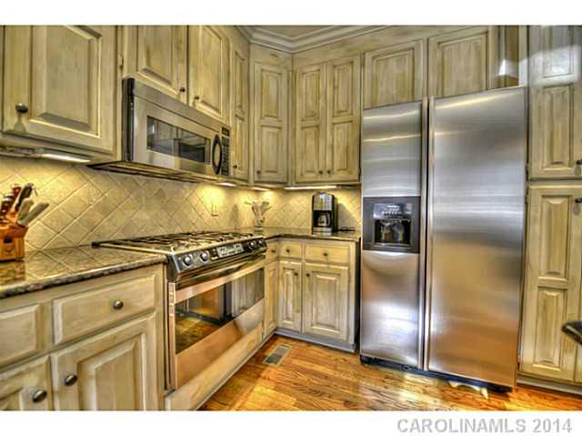 3939 Ayscough Road Charlotte, NC 28211 - Photo 3 of 16 Gallery Image 3