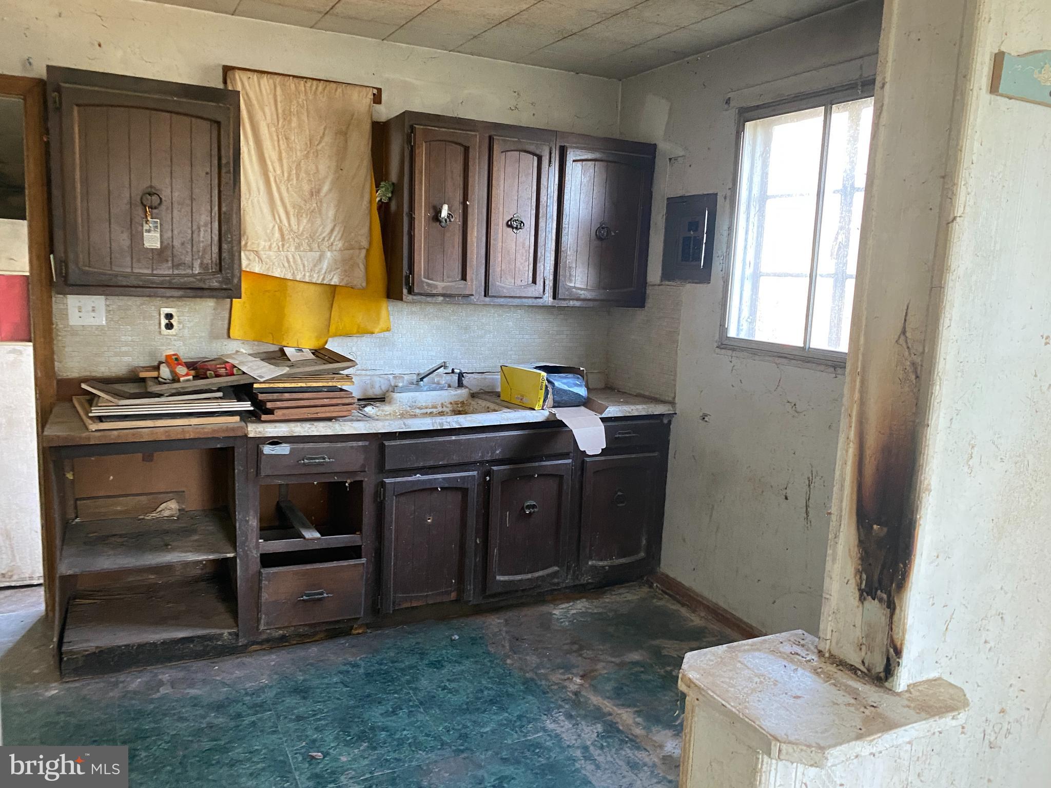 8226 Beach Road Curtis Bay, MD 21226 - Photo 10 of 23 Kitchen