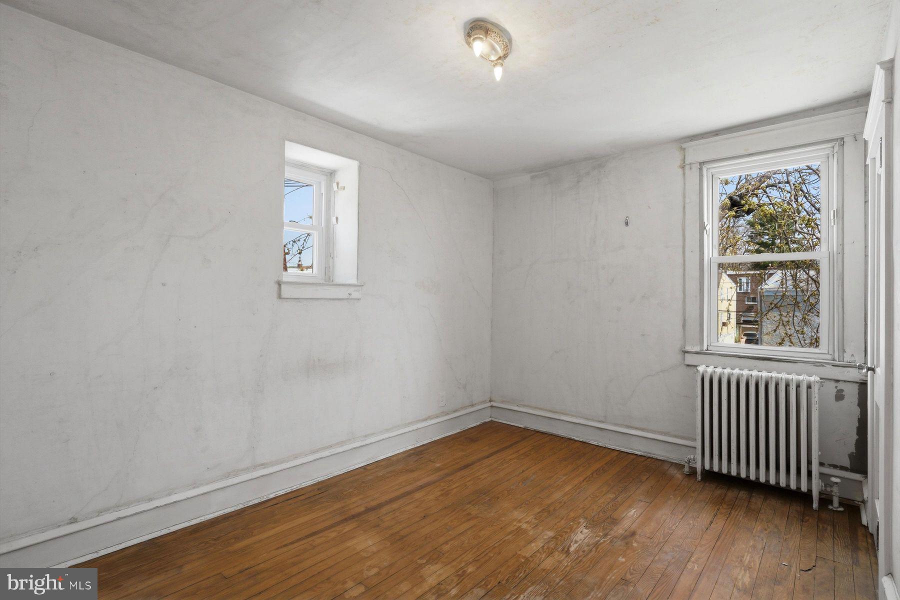 229 Barrington Road Upper Darby, PA 19082 - Photo 13 of 26