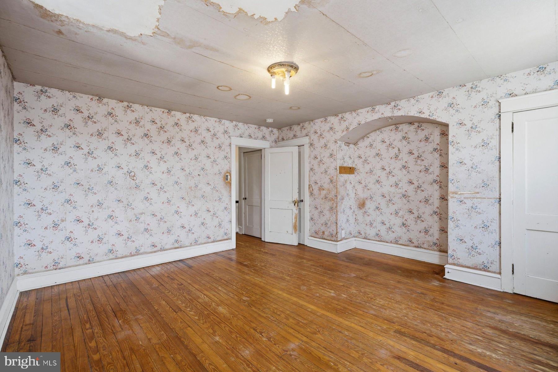 229 Barrington Road Upper Darby, PA 19082 - Photo 18 of 26