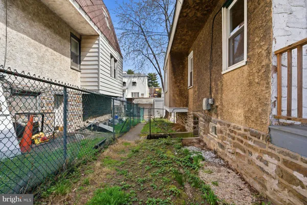 $175,000 | 229 Barrington Road, Upper Darby, PA 19082