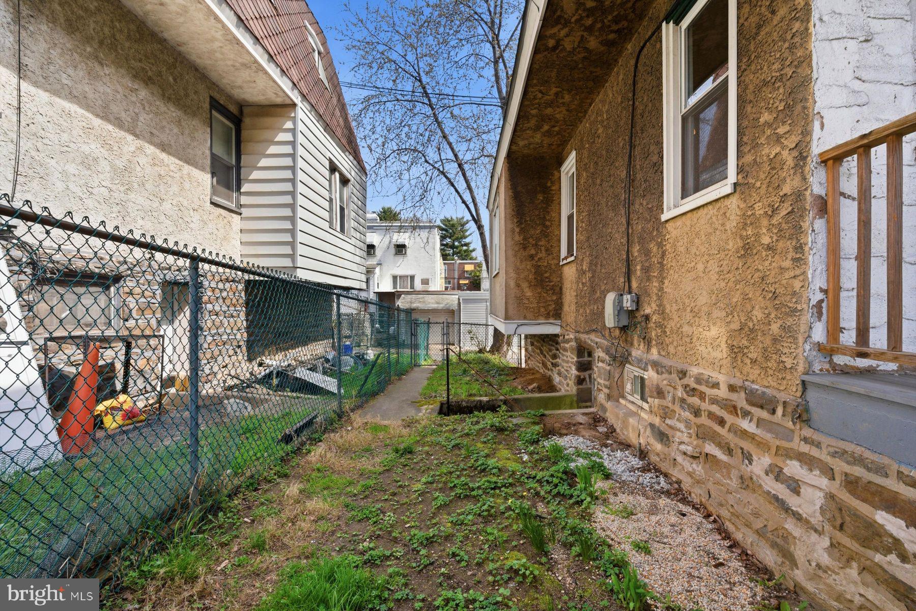 229 Barrington Road Upper Darby, PA 19082 - Photo 25 of 26