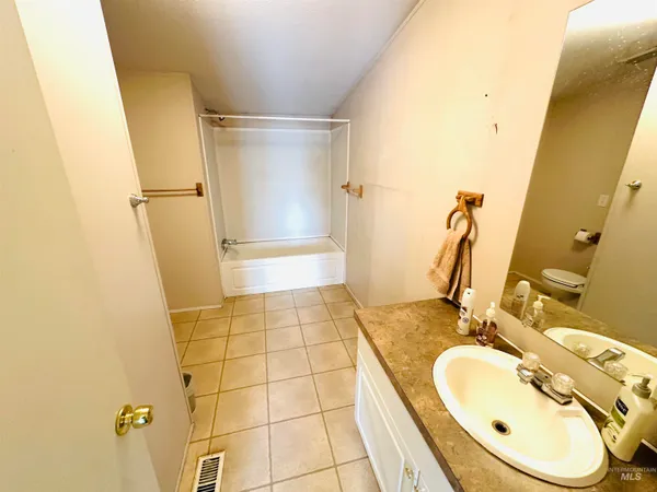 $189,900 | 1304 Young Field Avenue, Jordan Valley, OR 97910