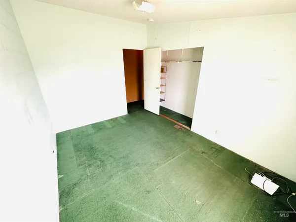 $189,900 | 1304 Young Field Avenue, Jordan Valley, OR 97910