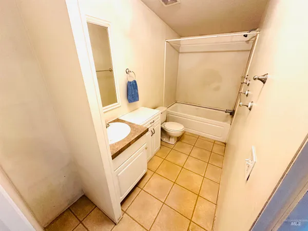 $189,900 | 1304 Young Field Avenue, Jordan Valley, OR 97910