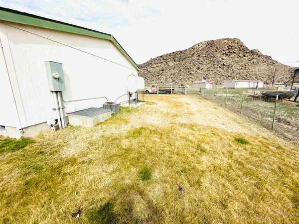 $189,900 | 1304 Young Field Avenue, Jordan Valley, OR 97910