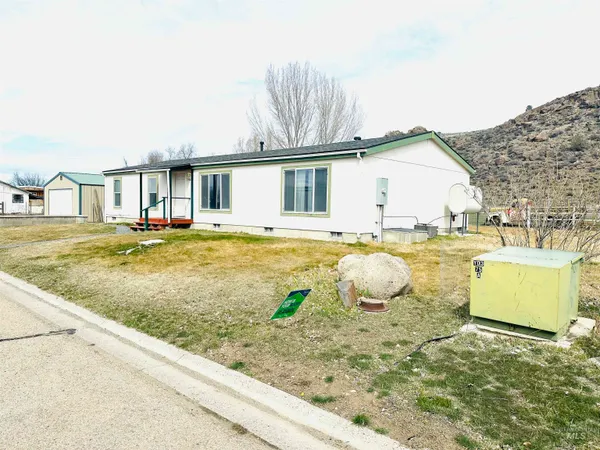 $189,900 | 1304 Young Field Avenue, Jordan Valley, OR 97910