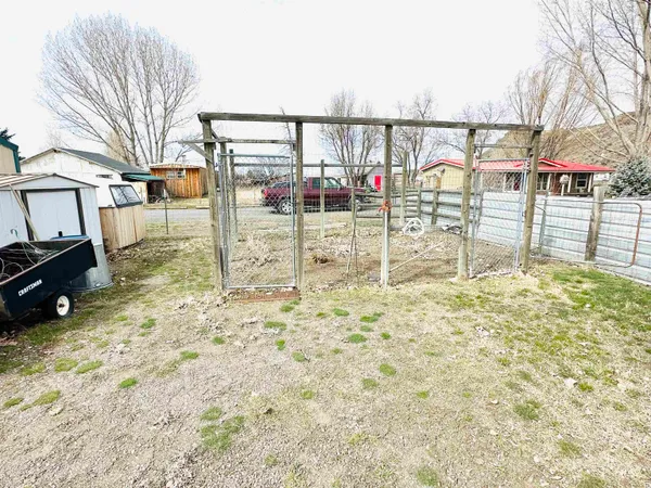 $189,900 | 1304 Young Field Avenue, Jordan Valley, OR 97910