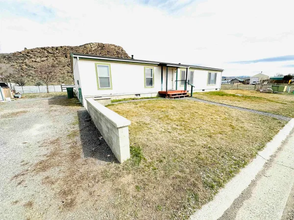 $189,900 | 1304 Young Field Avenue, Jordan Valley, OR 97910
