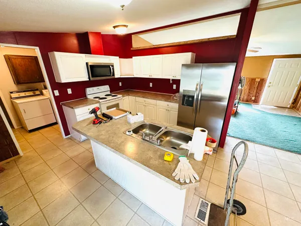 $189,900 | 1304 Young Field Avenue, Jordan Valley, OR 97910