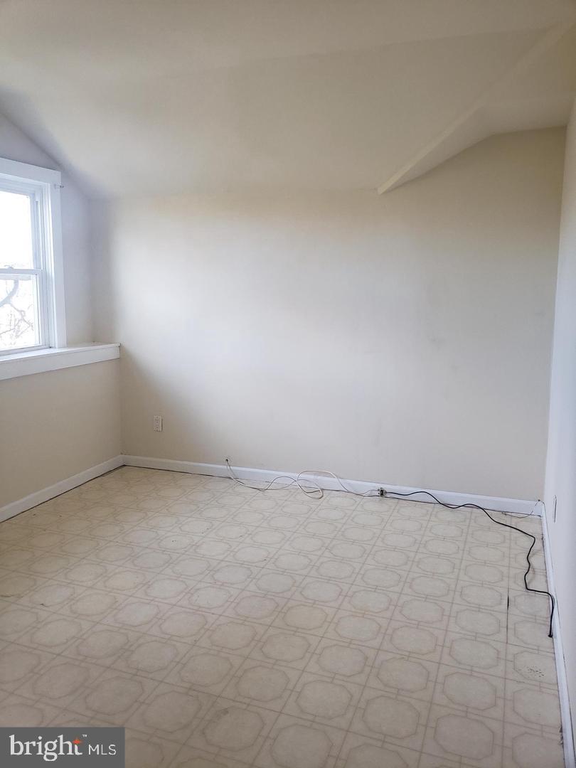 277 East Browning Road Bellmawr, NJ 08031 - Photo 5 of 7 Living room