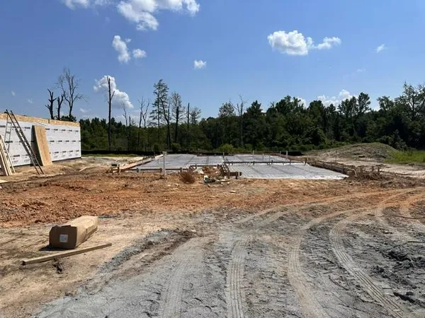 $362,072 | 190 Black Oak Drive, Smiths Station, AL 36877