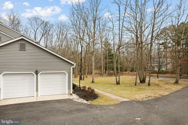 $885,000 | 8 Wethersfield Drive, Medford, NJ 08055