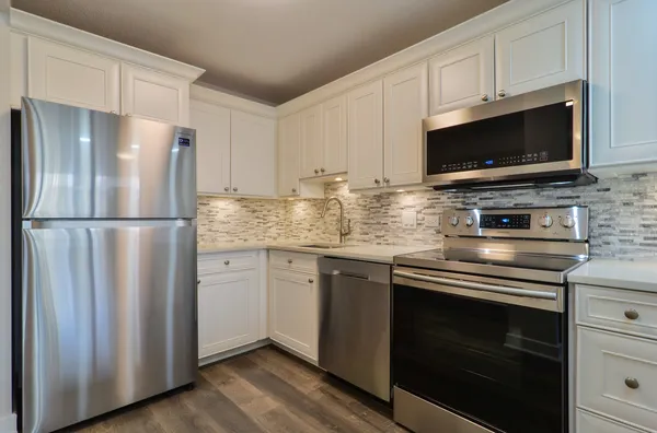 $2,350 | 405 North Wabash Avenue, Unit 1001, Chicago, IL 60611