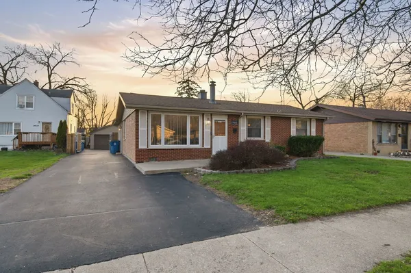 $289,000 | 14426 Springfield Avenue, Midlothian, IL 60445