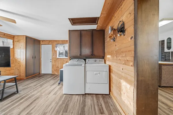 $289,000 | 14426 Springfield Avenue, Midlothian, IL 60445