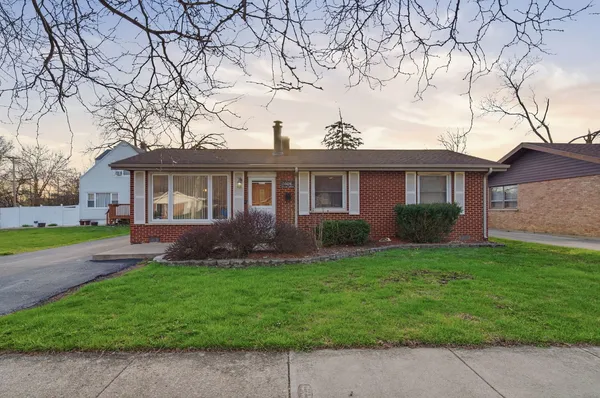 $289,000 | 14426 Springfield Avenue, Midlothian, IL 60445