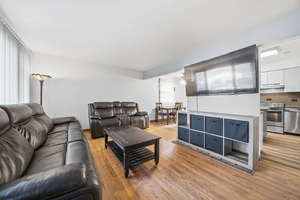 $289,000 | 14426 Springfield Avenue, Midlothian, IL 60445