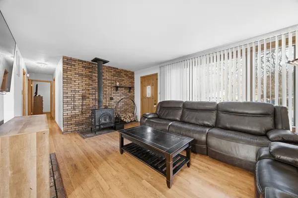 $289,000 | 14426 Springfield Avenue, Midlothian, IL 60445