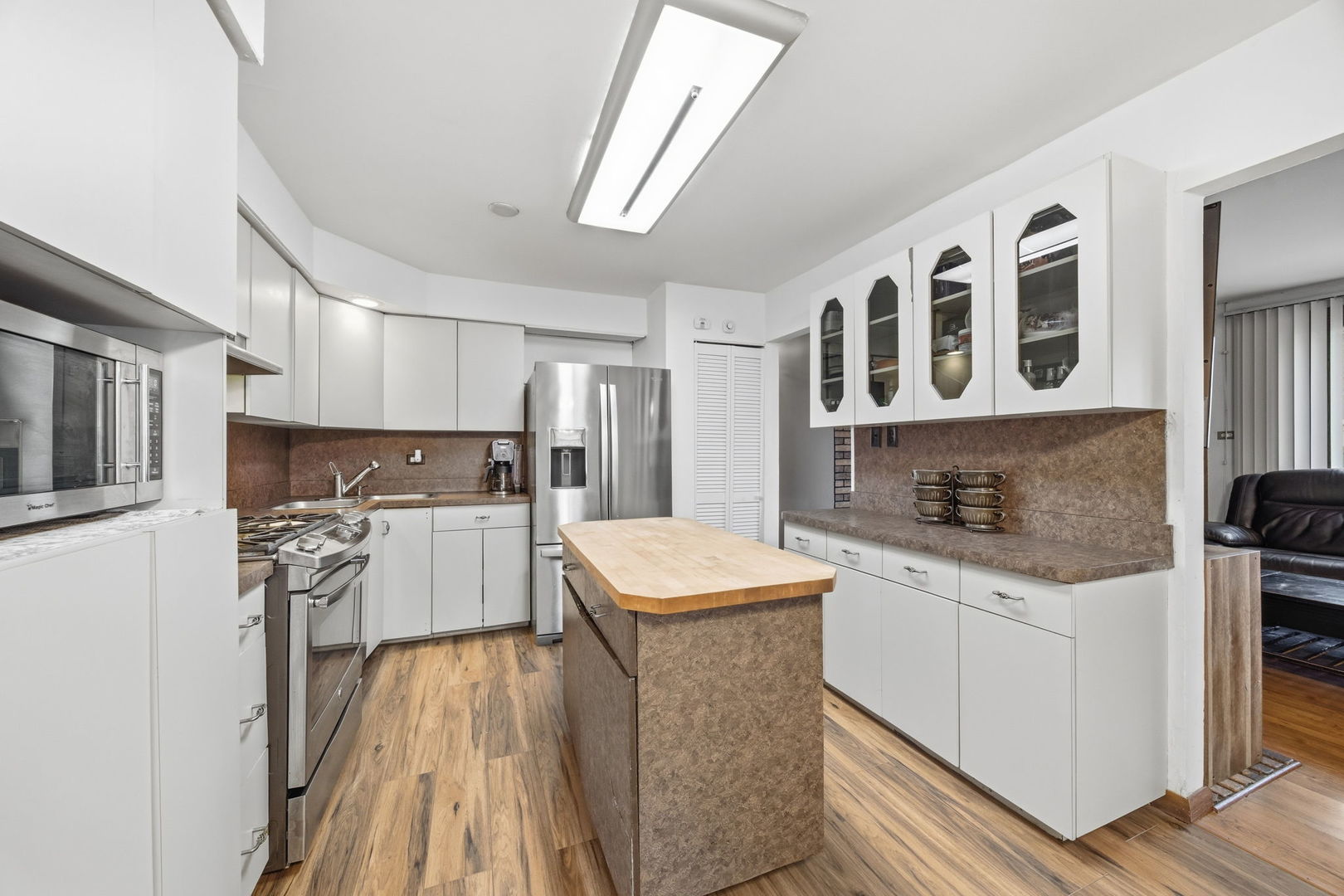 14426 Springfield Avenue Midlothian, IL 60445 - Photo 7 of 29