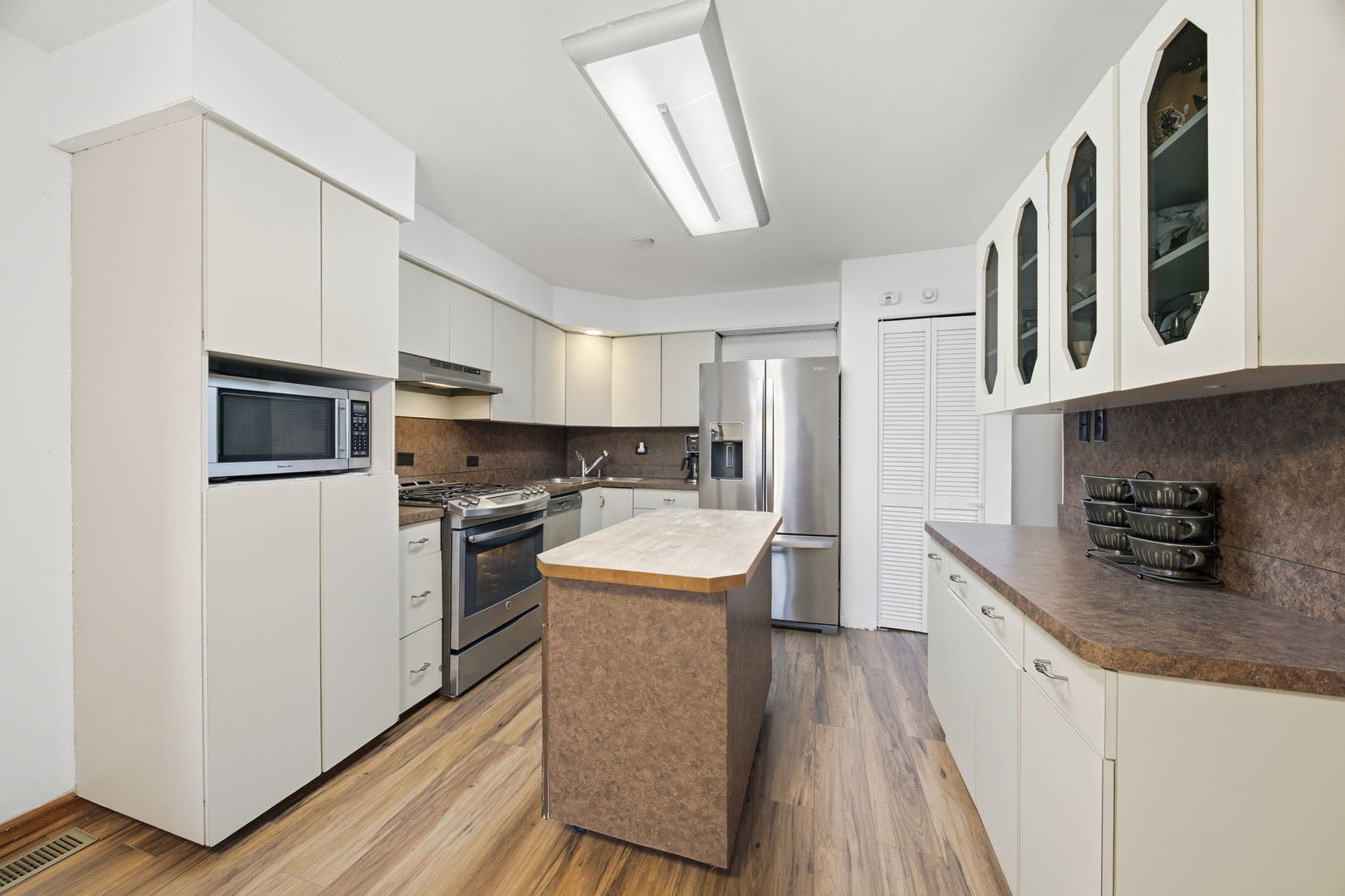 14426 Springfield Avenue Midlothian, IL 60445 - Photo 8 of 29