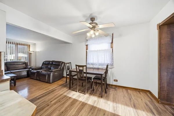$289,000 | 14426 Springfield Avenue, Midlothian, IL 60445