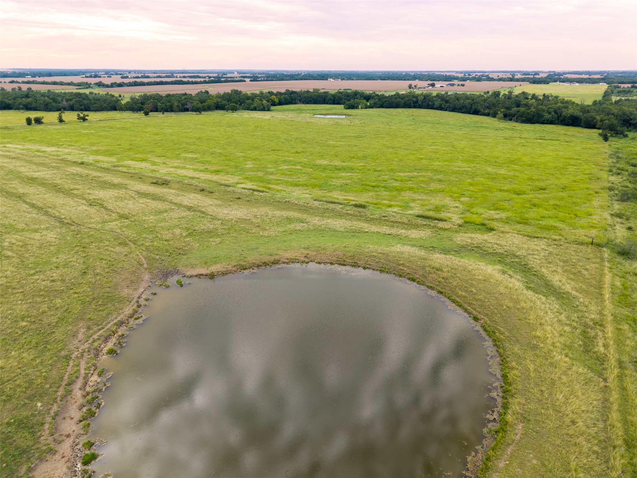 10966 Stringtown Road Temple, TX 76501 - Photo 9 of 24 a view of an ocean and beach