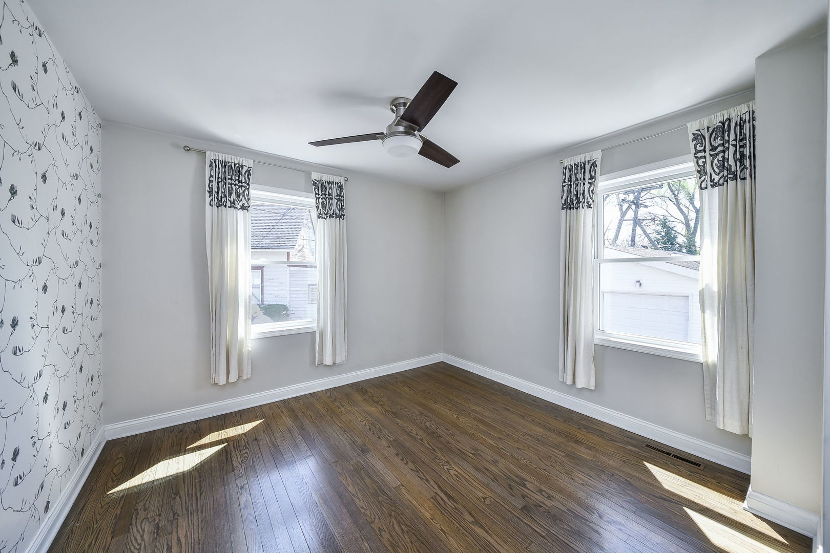 1106 Manchester Road Wheaton, IL 60187 - Photo 14 of 29