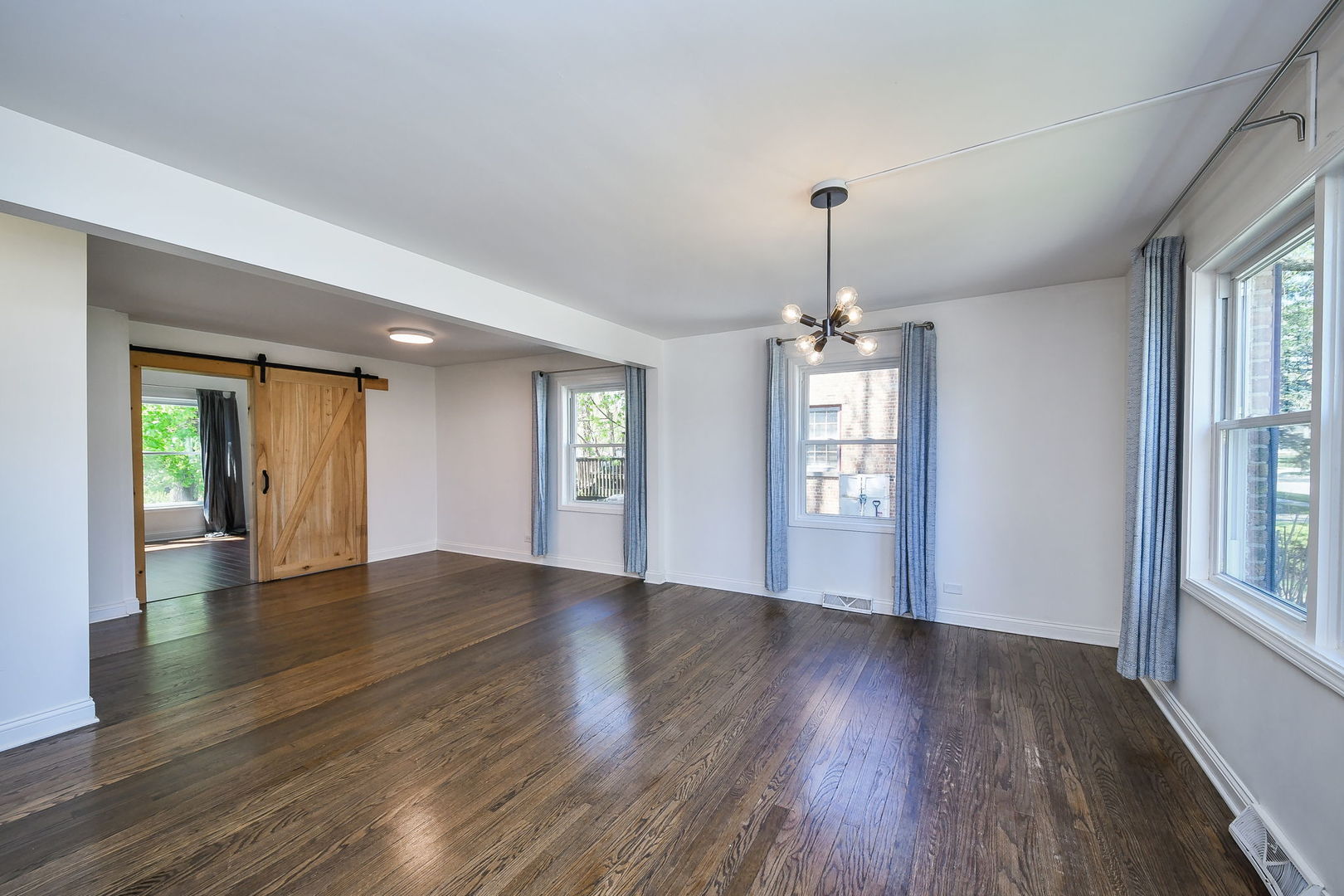 1106 Manchester Road Wheaton, IL 60187 - Photo 5 of 29
