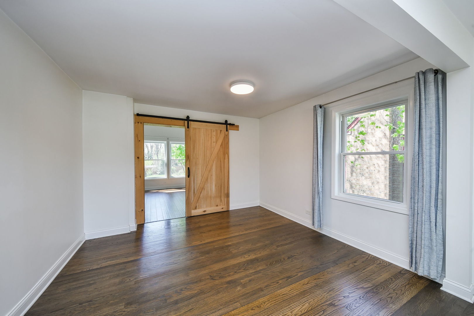 1106 Manchester Road Wheaton, IL 60187 - Photo 7 of 29