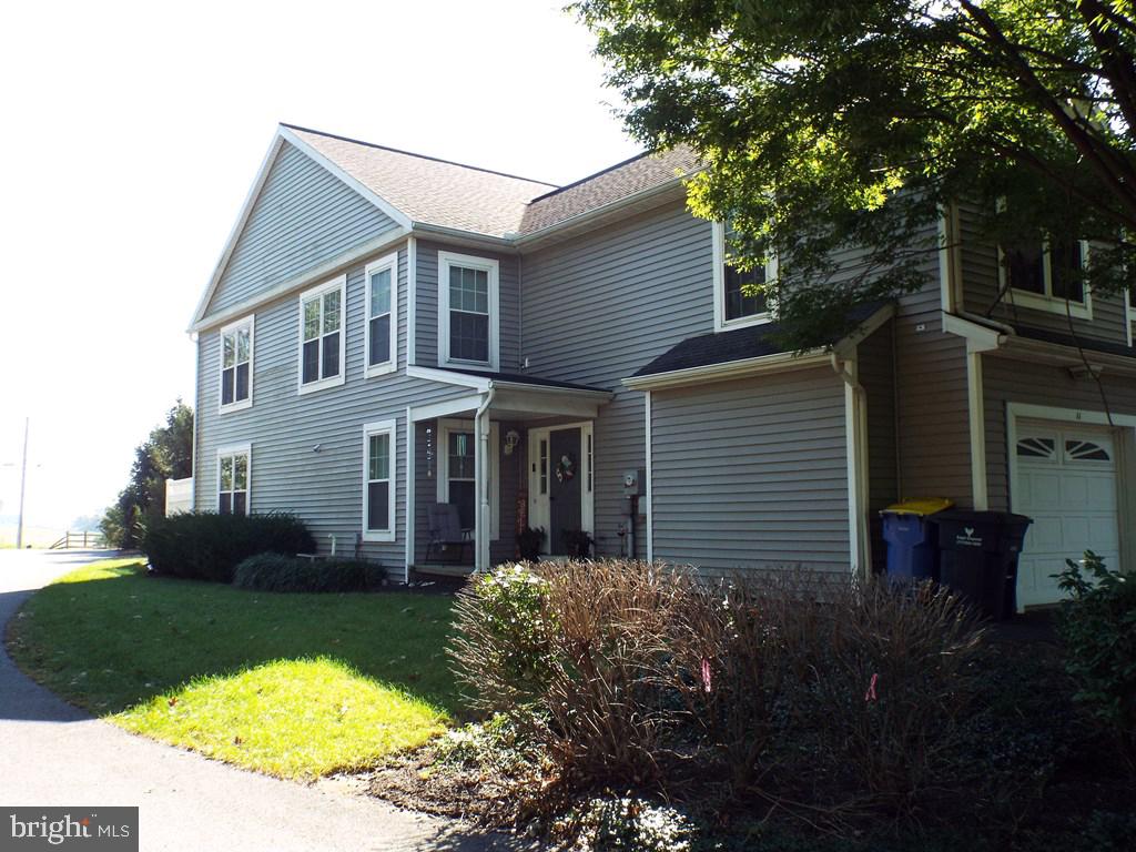 48 Harvest Road, Unit 11 Lancaster, PA 17602 - Photo 1 of 11