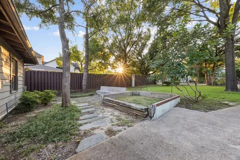 $699,000 | 7937 Deer Trail Drive, Dallas, TX 75238