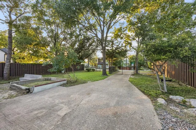 $699,000 | 7937 Deer Trail Drive, Dallas, TX 75238