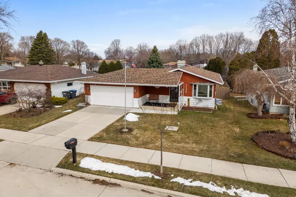 $295,000 | 1736 Knoll Crest Drive, Sheboygan, WI 53081